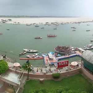 Alka 3*, Benares India