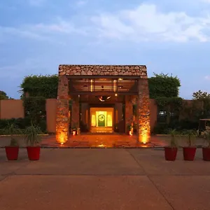 Lemon Tree Hotel, Tarudhan Valley, Manesar 4*, Gurgaon India